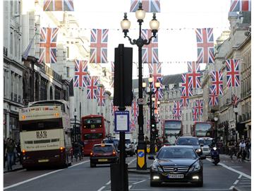 去英国留学读研一年，生活费用是多少？