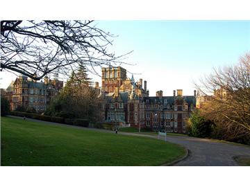 Edinburgh Napier University 龙比亚大学